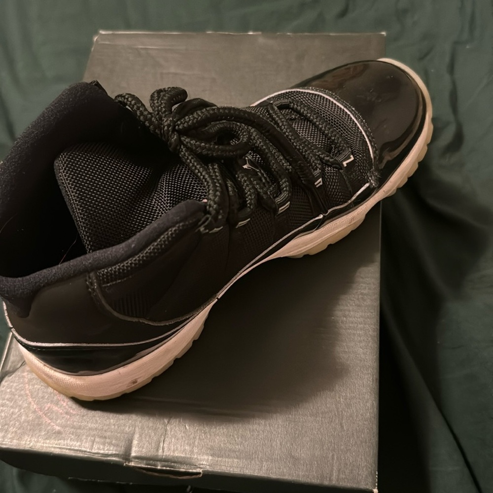 Jordan 11s
